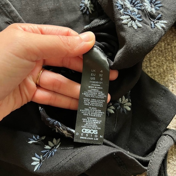 ASOS 100% Cotton Black Wrap Crop Top with Blue Floral Embroidery Womens US 0 - Picture 4 of 11